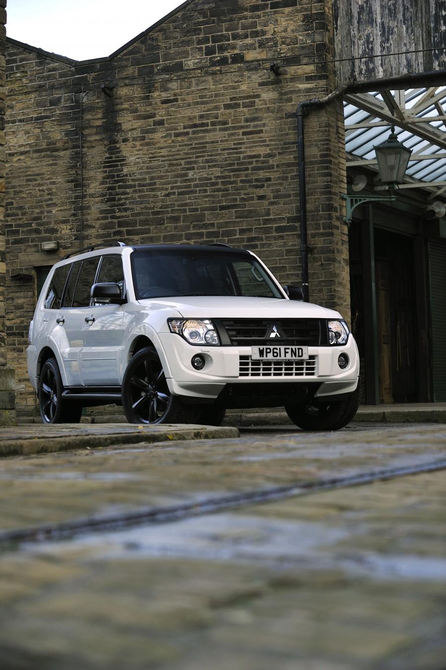  Mitsubishi Shogun Black 2012 года  (UK) (фото 68 из 85)